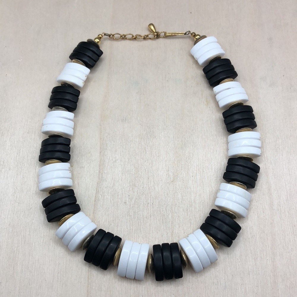 Vintage colorblock black and white dressy statement style collar necklace.
